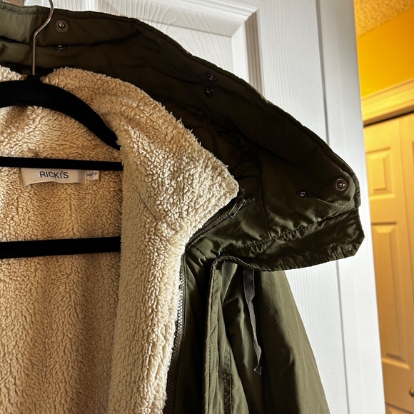 Ricki's Ladies Size XS Olive Green Fleece Vest Hip Length Hooded Winter Coat - Picture 8 of 15